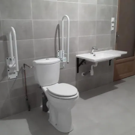 De Landemeure, 10 Couchages, Acces Pmr