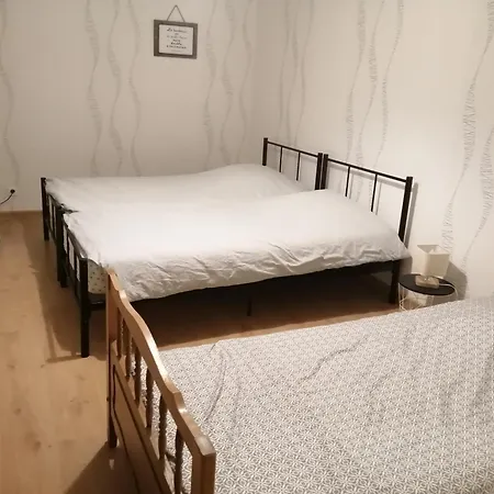 De Landemeure, 10 Couchages, Accès Pmr *