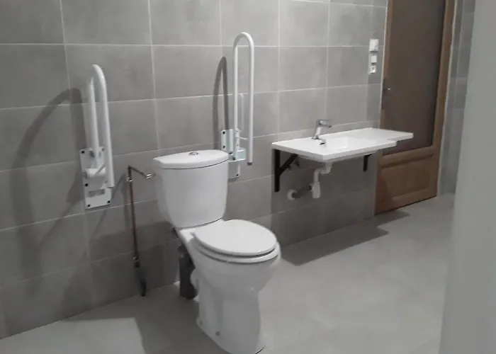 De Landemeure, 10 Couchages, Acces Pmr