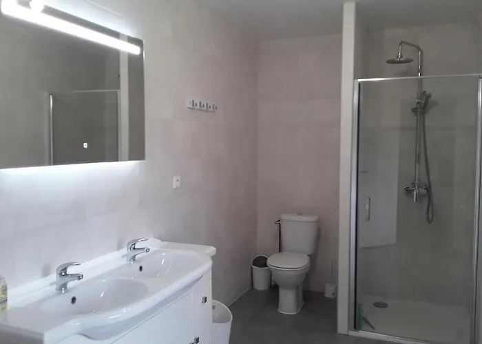 De Landemeure, 10 Couchages, Acces Pmr *