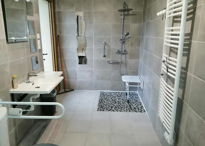 De Landemeure, 10 Couchages, Acces Pmr *